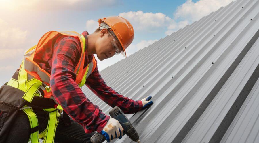 Expert Emergency Roof Repairs services in Lowell, IN